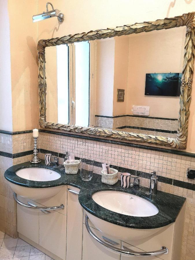 Suite Ottocento Napoletano Naples Exterior photo