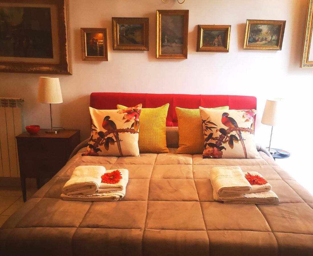 Suite Ottocento Napoletano Naples Exterior photo