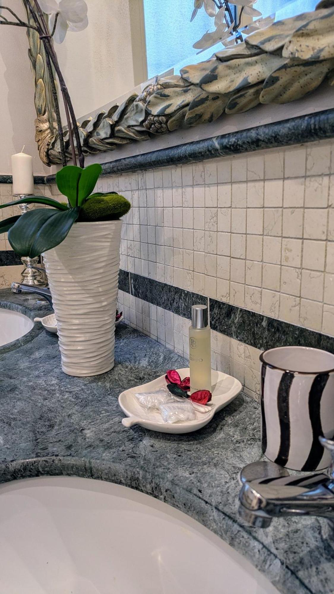 Suite Ottocento Napoletano Naples Exterior photo